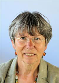 Headshot of Councillor Jackie Charlton, Powys