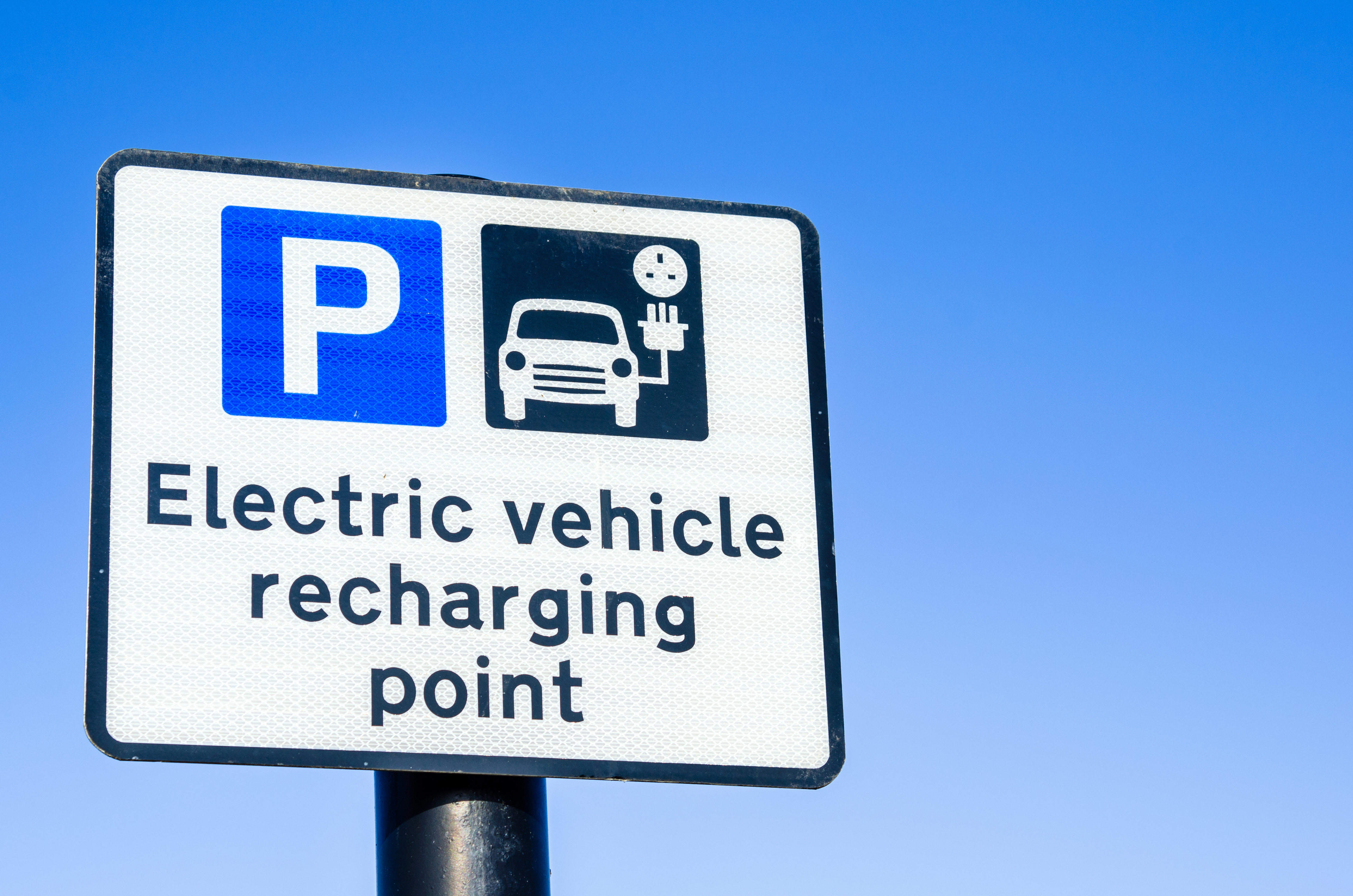 Electric vehicle charge point sign