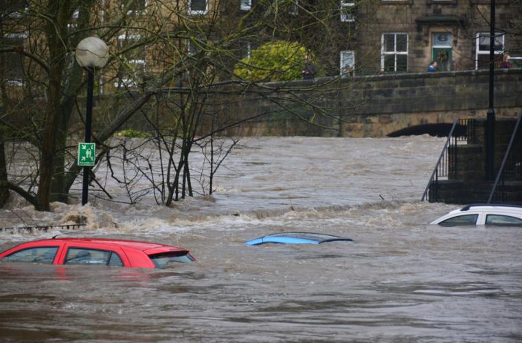 Flooding with cars underwater